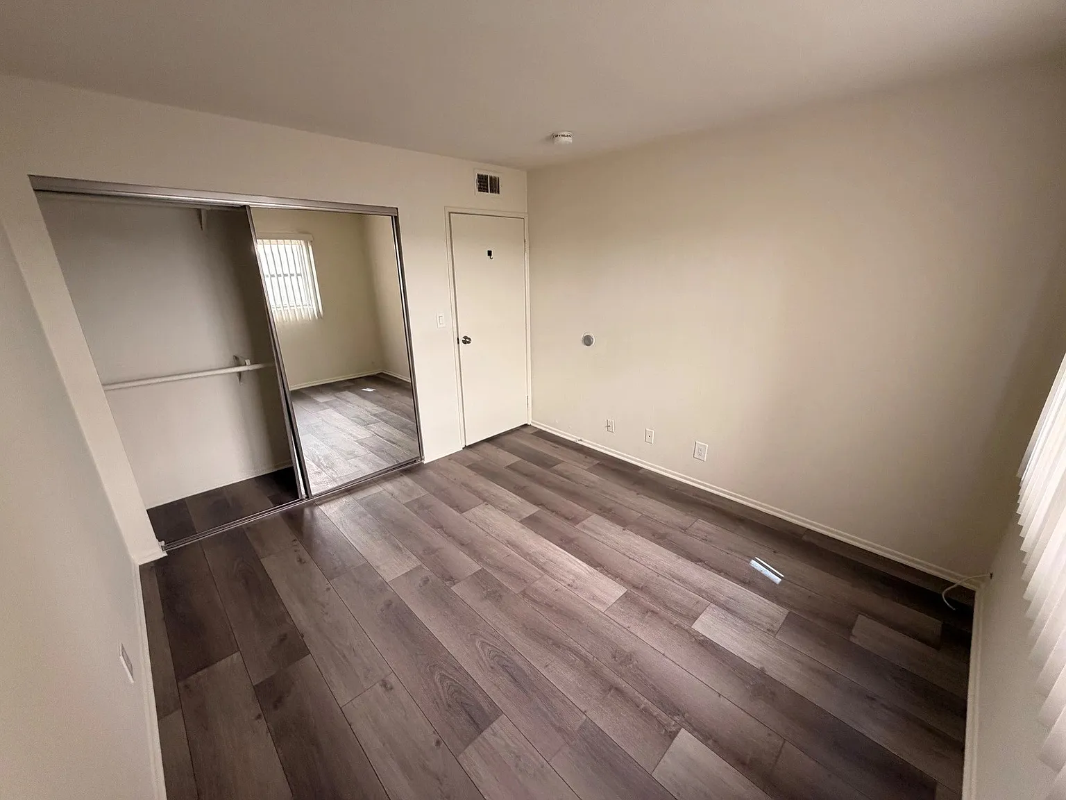 2 bed, 1.5 bath, $2,295 — Photo 4