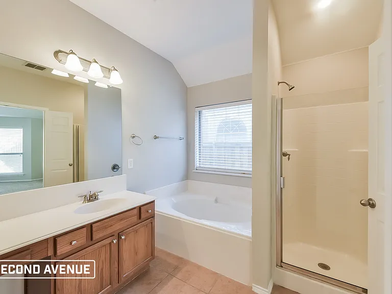 5828 Fathom Dr — Photo 13