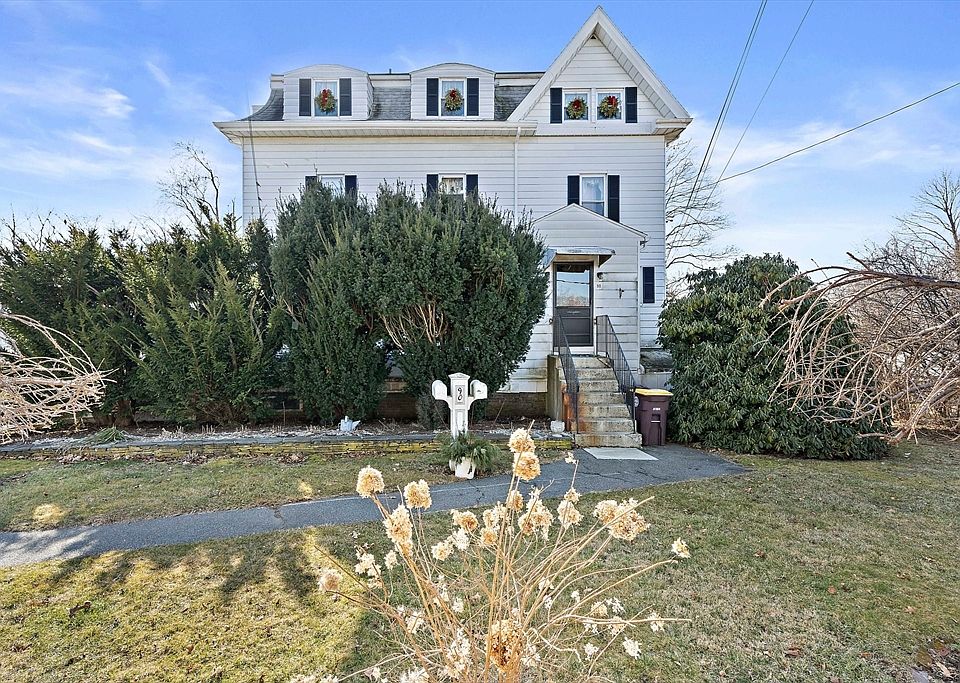1st image of 90 Pleasantview Ave