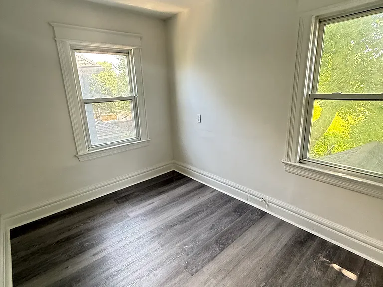 133 Lexington Ave — Photo 8