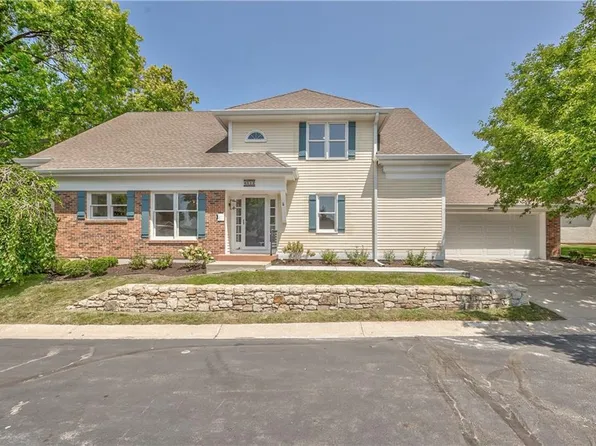 4512 W 90th St, Prairie Village, KS 66207