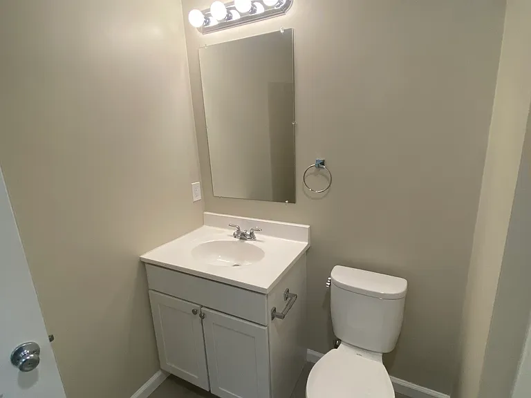 191 N Common St #202 — Photo 11
