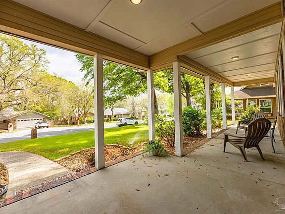 3rd image of 10011 Hollowbrook Dr