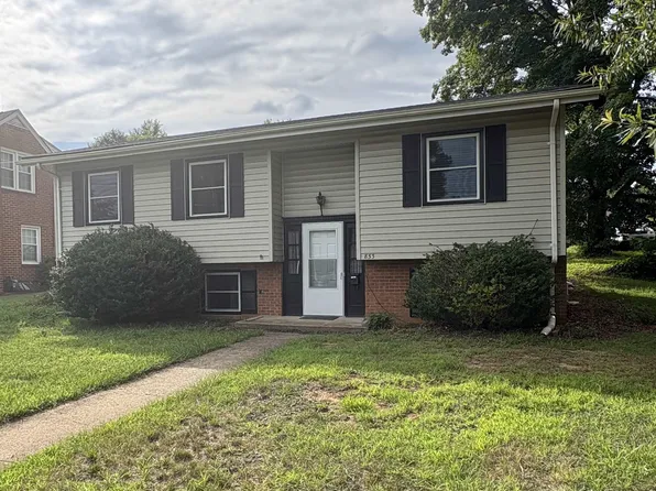 833 Jefferson Ave, Waynesboro, VA 22980