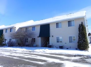 1881 Parknoll Ln, Port Washington, WI