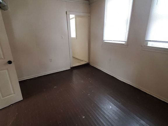 5th image of 1587 S Pearl St