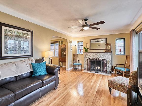 4th image of 5748 Mardel Ave
