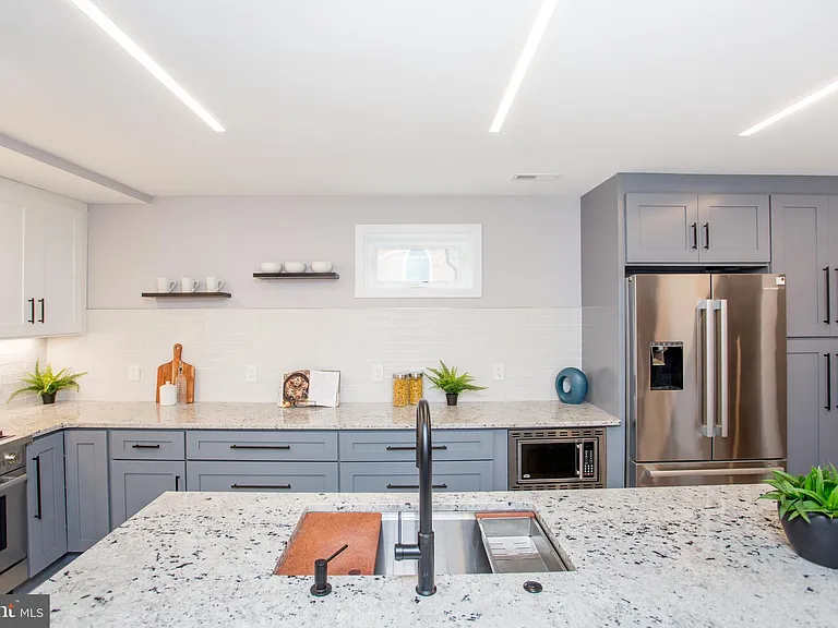 327 Wood St — Photo 31