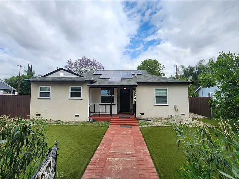 15709 Devonshire St — Photo 3