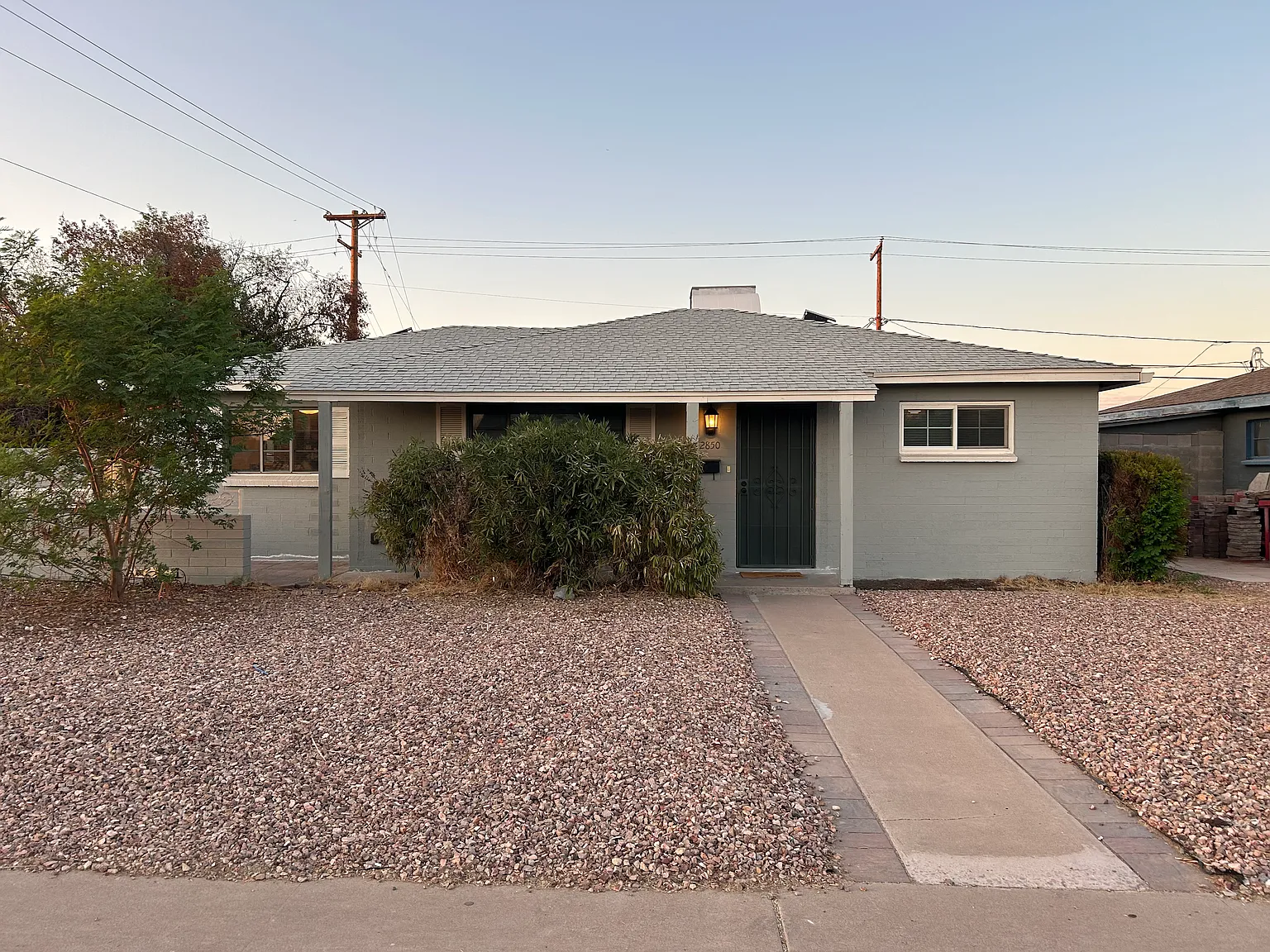2850 W Alice Ave — Photo 1