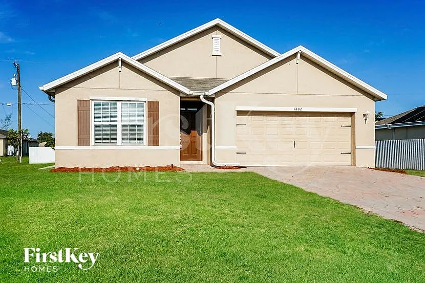 4 bed, 2.0 bath, 1828 sqft, $2,370 — Photo 1