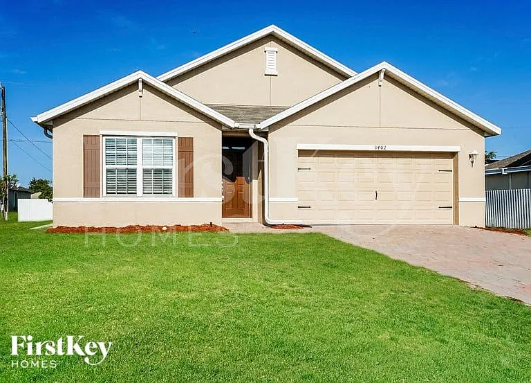 1402 NW Juanita Pl — Photo 1