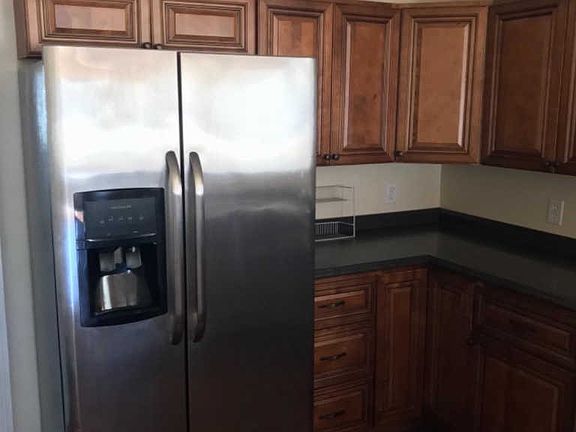 4th image of 810 Hooven Ave