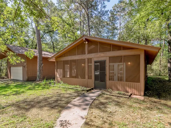 28633 Shawnee Ct, Huntsville, TX 77320