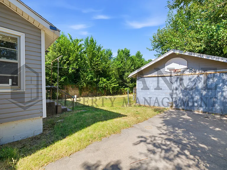 432 S Osage St — Photo 6