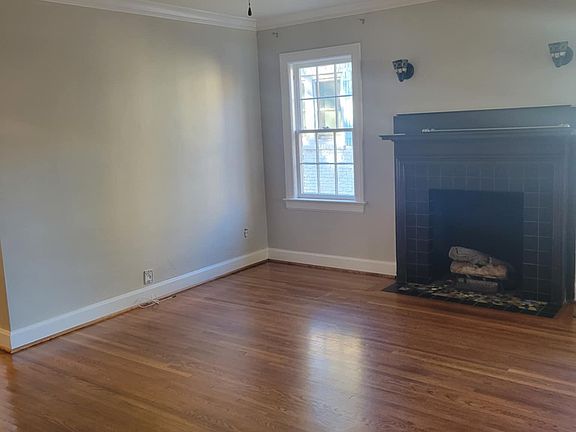 4th image of 1632 S College Ave