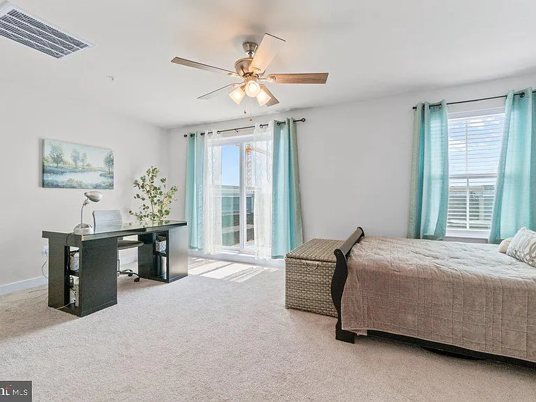 6247 Islington St — Photo 42