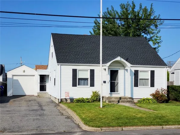 17 Byron Ave, Pawtucket, RI 02861