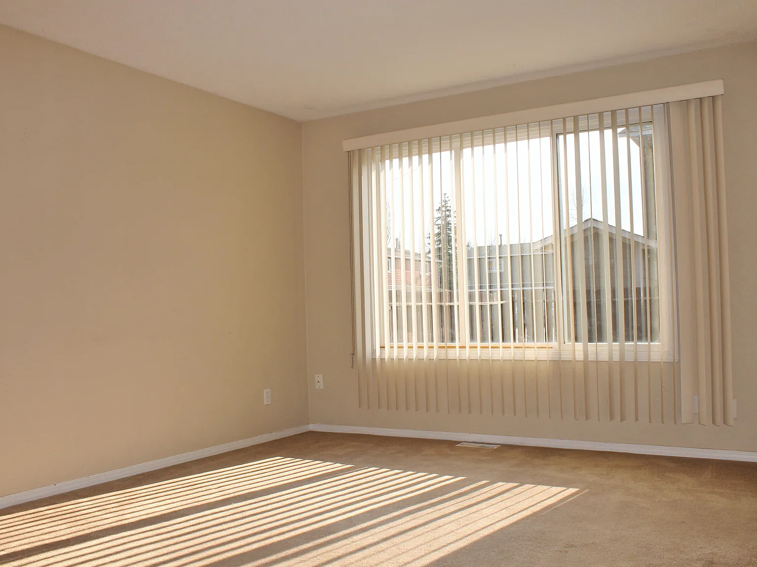 Willowbrook Townhomes — Photo 4