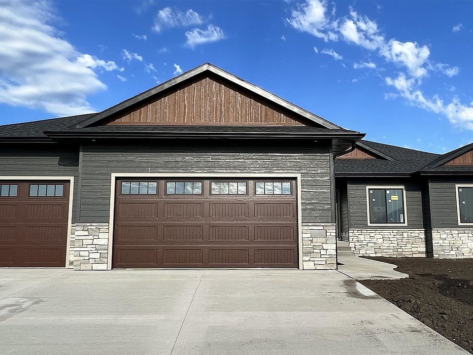 2nd image of 441 Blue Ox Circle Cir