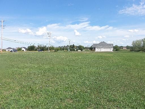 2nd image of 801 Deerpath Rd