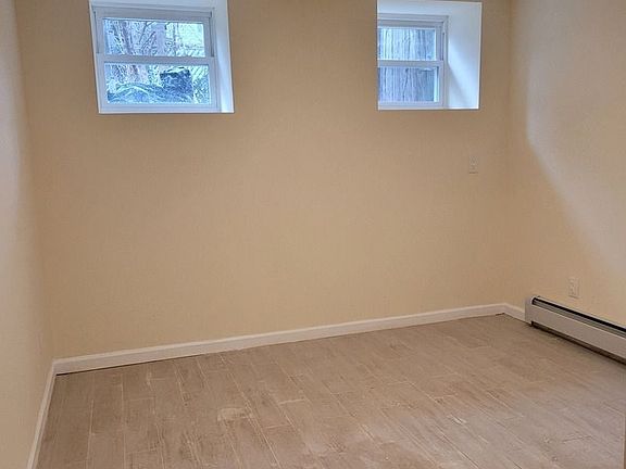 4th image of 725 New Jersey Ave #B