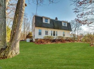 78 Suters Ln, Wayne, NJ 07470