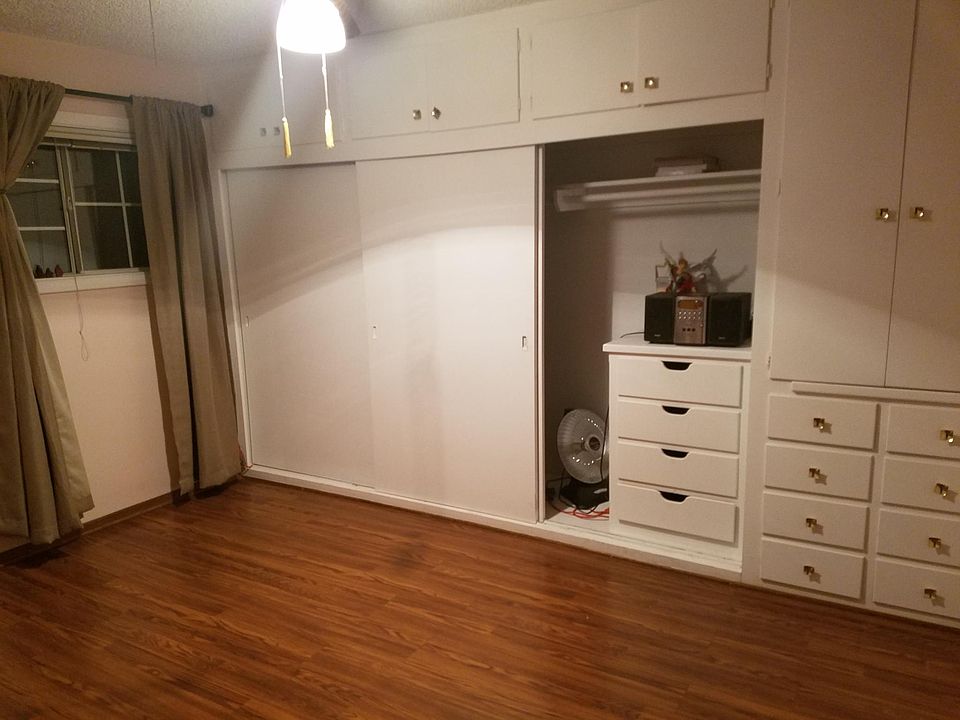 1st image of 9641 Cedros Ave