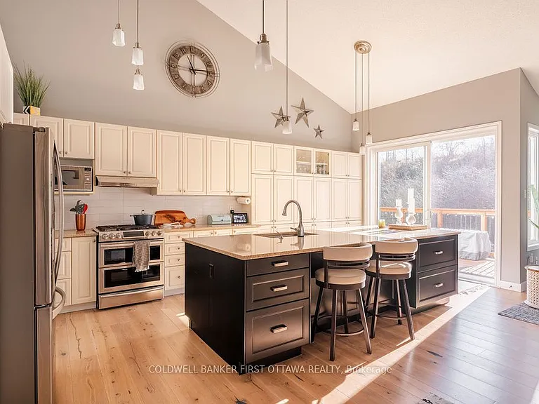 87 Wolff Cres — Photo 10