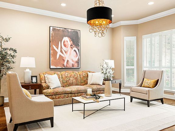 5th image of 2 CHATSWORTH WAY