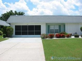 372 Club Manor Dr, Sun City Center, FL 33573