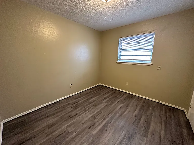 621 Lotus Ave — Photo 27