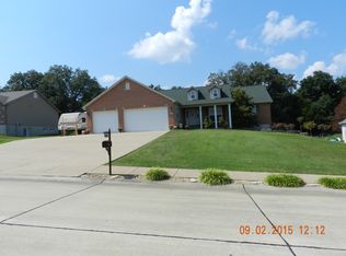 9735 Round Table Ct, Hillsboro, MO 63050