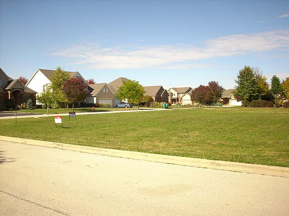 3rd image of 355 Kingsbury Dr