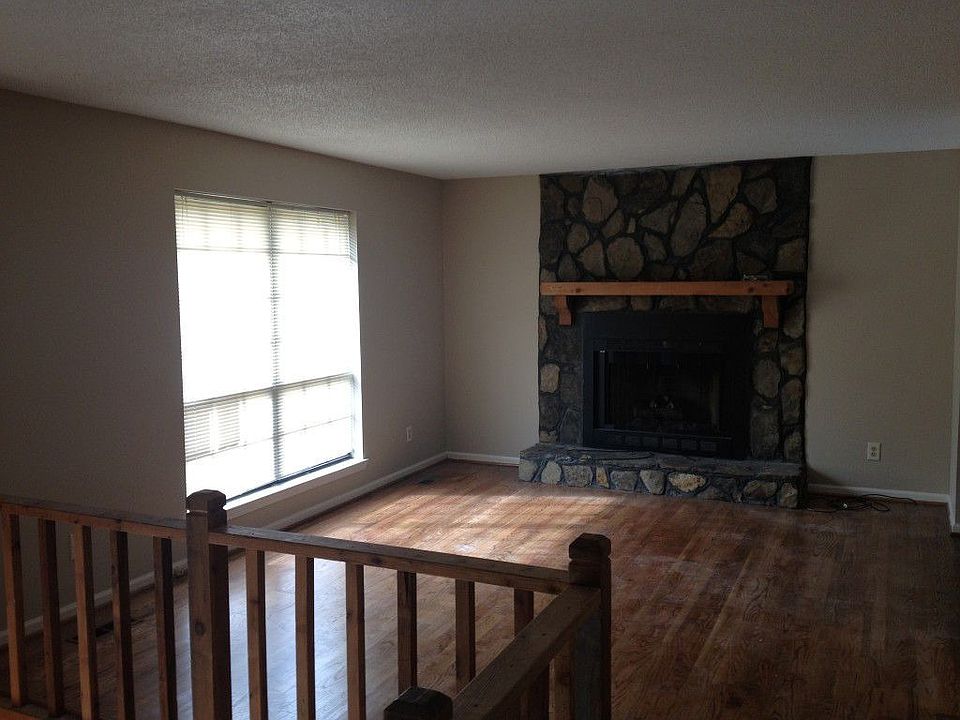 2nd image of 1332 Pinebrook Ln