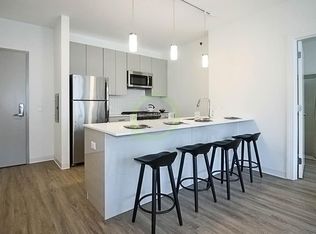 328 S Halsted St, Chicago, IL 60607