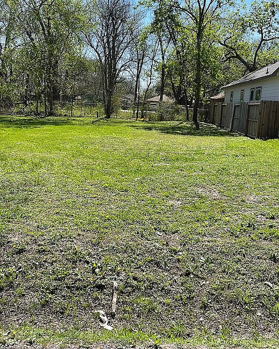 2nd image of 7978 Fowlie St