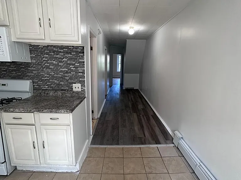 653 Beatty St #2 — Photo 17