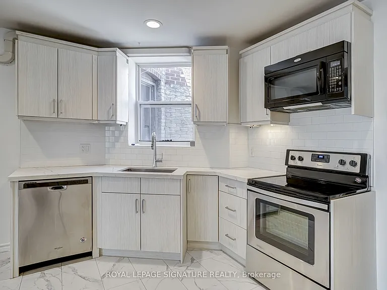 1116 College St #3 — Photo 5