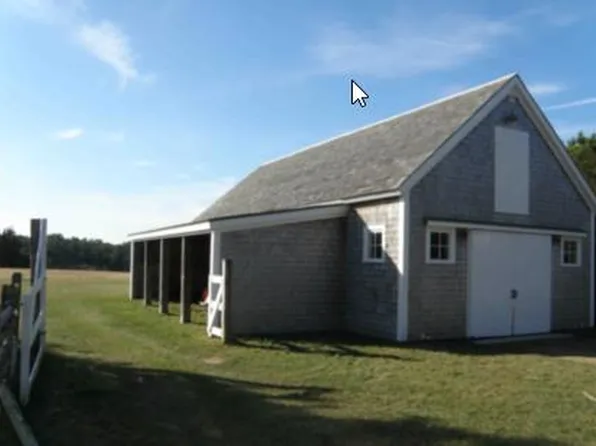 93 Oyster Pond Rd, Edgartown, MA 02539