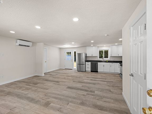 2nd image of 2405 NE 110th Ave