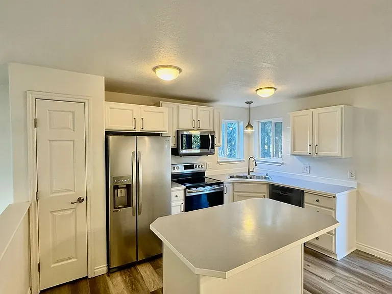674 E Red Fir Ln — Photo 5