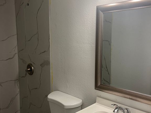 5th image of 2033 Delmar Dr