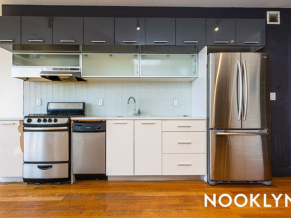 5th image of 387 Franklin Ave #506