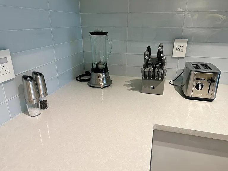 1410 NW Kearney St #1013 — Photo 11