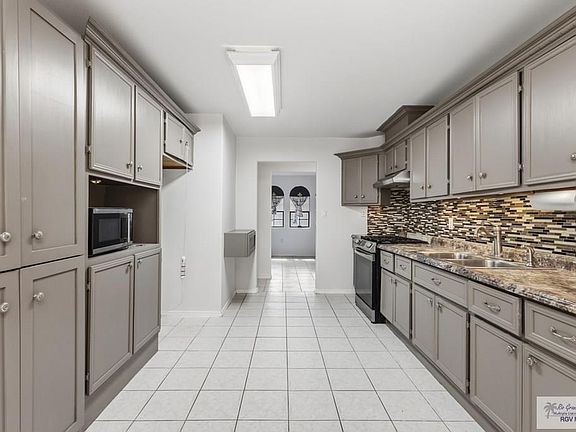 4th image of 3442 La Plaza Dr