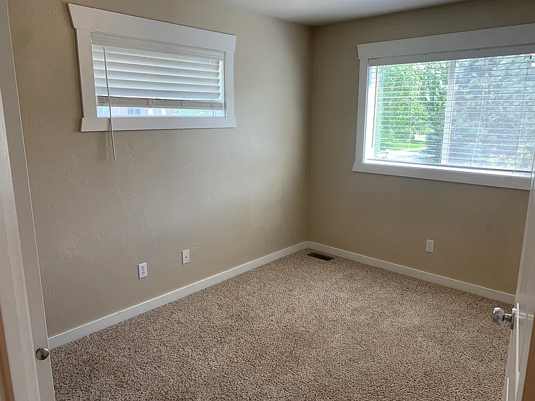 1826 Bluestone Dr — Photo 6