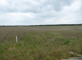 214 Colonial Ln, La Vernia, TX 78121