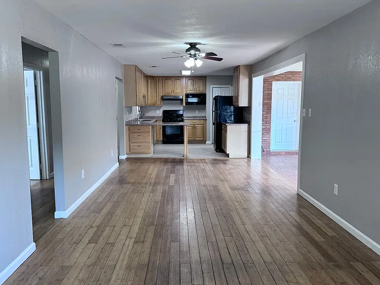 3010 Pakenham Dr #MAIN — Photo 11