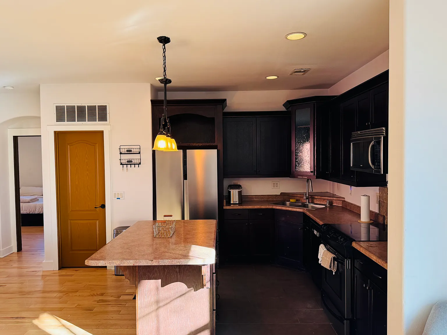 2 bed, $3,000 — Photo 2